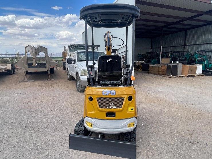 #2663-•-unused-cfg-mini-excavator-image-6