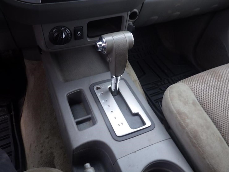 2014-nissan-frontier-image-18