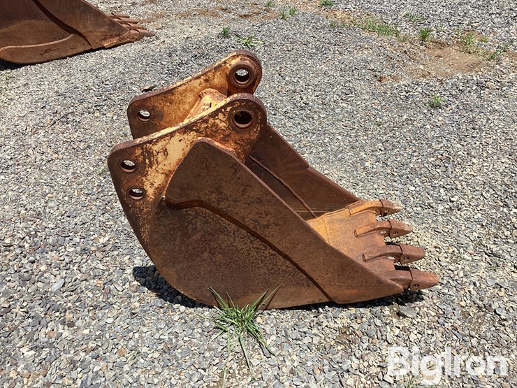 17.5”-excavator-bucket-image-4