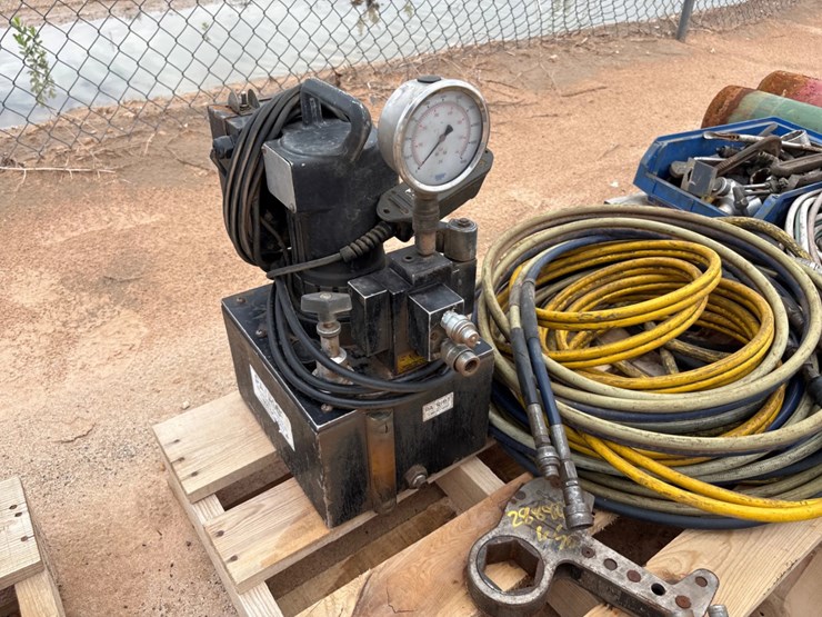 patriot-10k-portable-electric-hydraulic-power-pack-w/-set-of-hydraulic-torque-wrenches-image-3