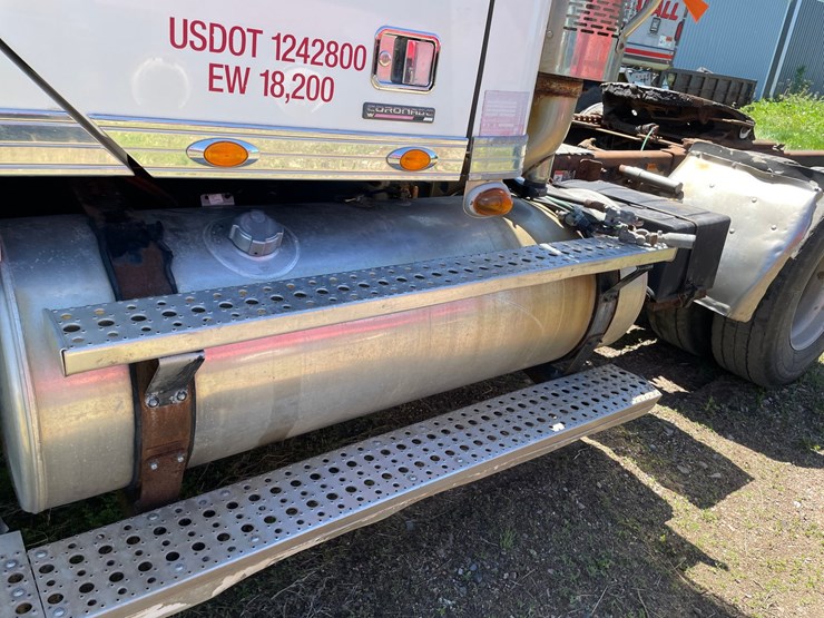#7024-•-2012-freightliner-coronado-glider-kit-day-cab-semi-(has-wi-title)-(deerbrook,-wi)-image-17
