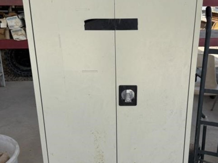sl---locker-cabinet-image-1