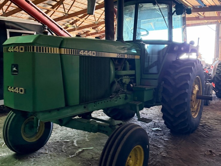 john-deere-4440-image-21
