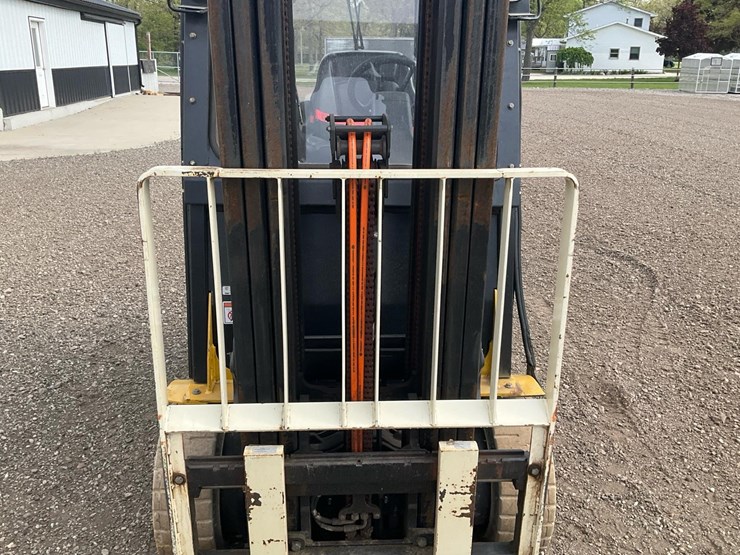 #1358-•-2017-yale-electric-forklift-image-15
