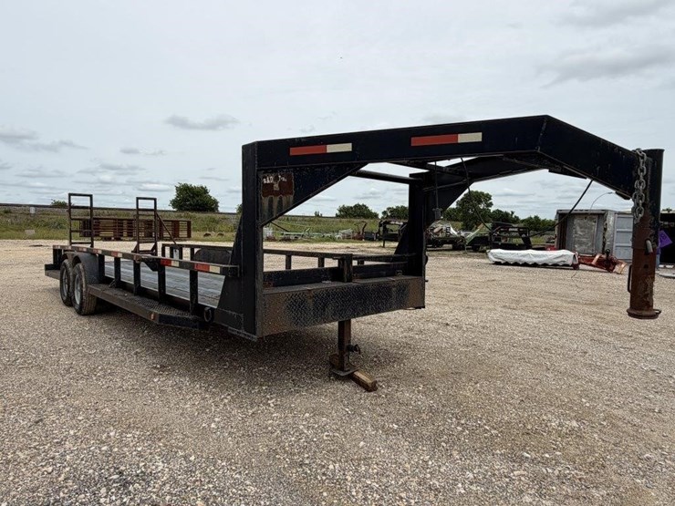 l2---2006-r&d-gooseneck-trailer-image-1
