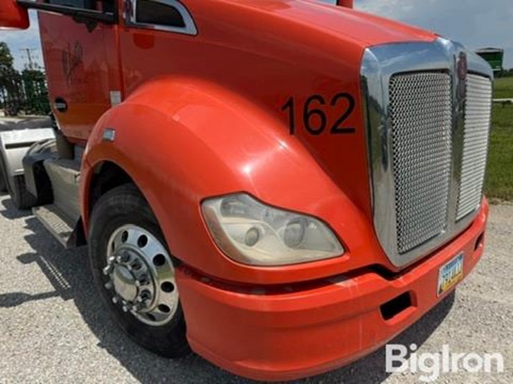 2016-kenworth-t680-image-16
