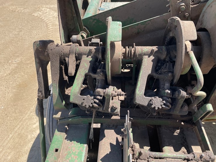 john-deere-14-image-28