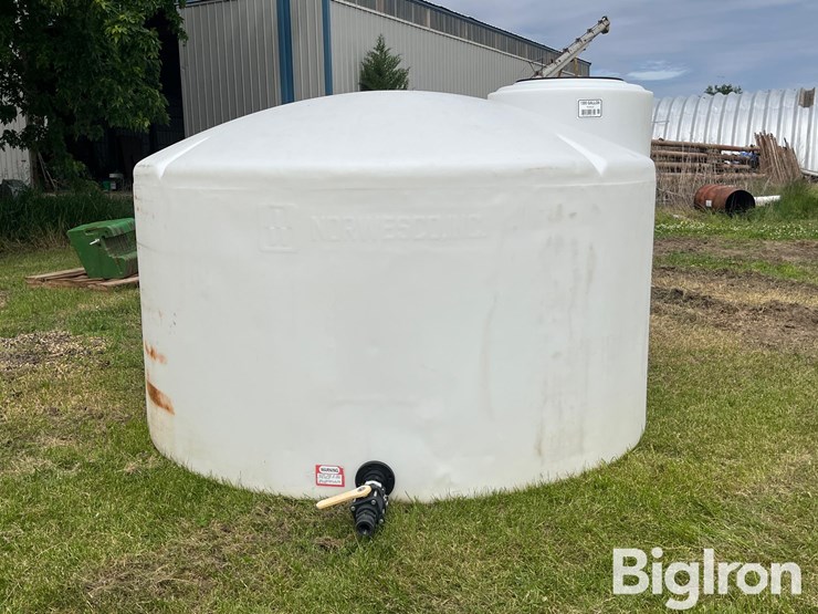 norwesco-1,300-gal-poly-tank-image-2