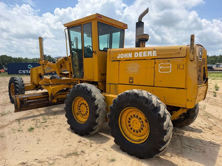 1992-deere-670b-image-4