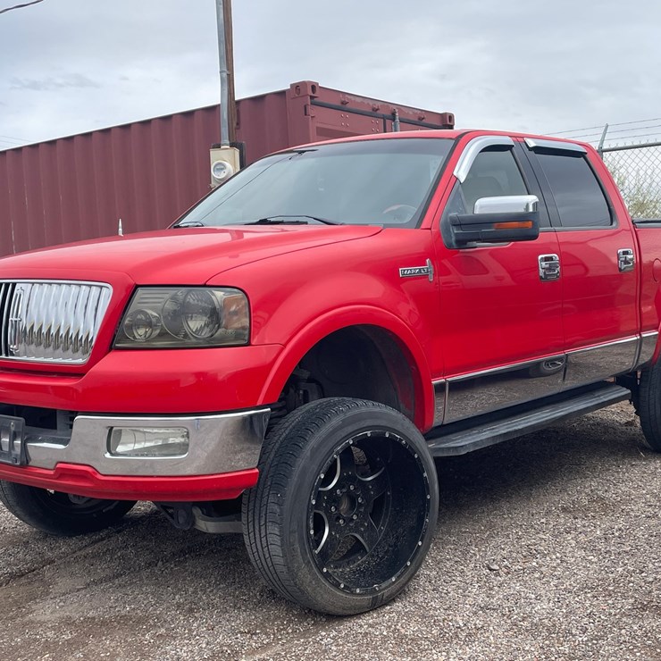 #220 • 2006 Lincoln Mark LT Pickup Truck (Has a NM Title)
