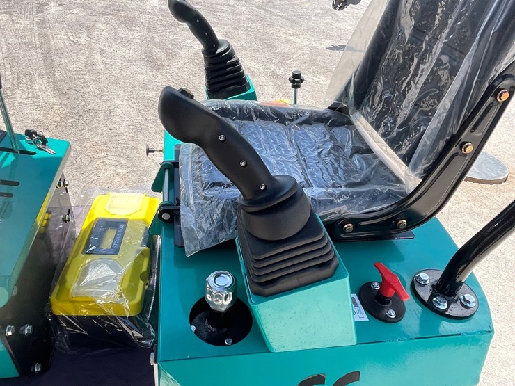 #2653-•-unused-cfg-mini-excavator-image-14