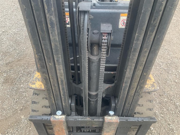 #1360-•-2007-yale-forklift-image-18