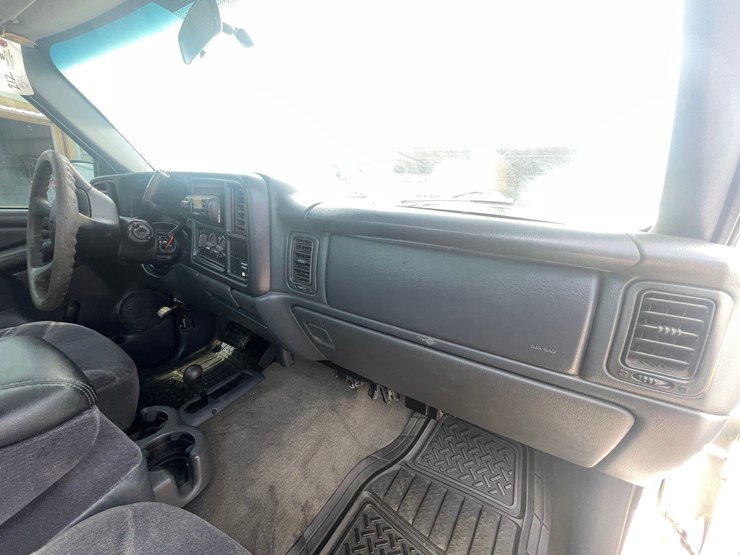 #212-•-2001-chevrolet-silverado-pickup-truck-(has-a-nm-title-image-33
