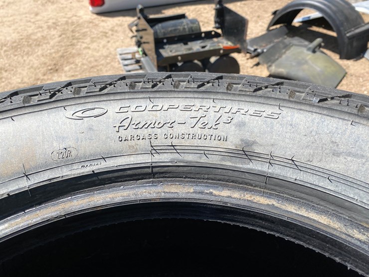 #7427-•-set-of-(4)-cooper-discover-st-tires-(antigo,-wi)-image-7