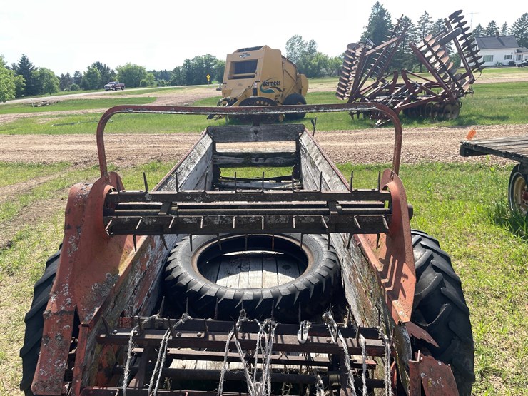 #2010-•-vintage-manure-spreader-(colfax-wi)-image-17