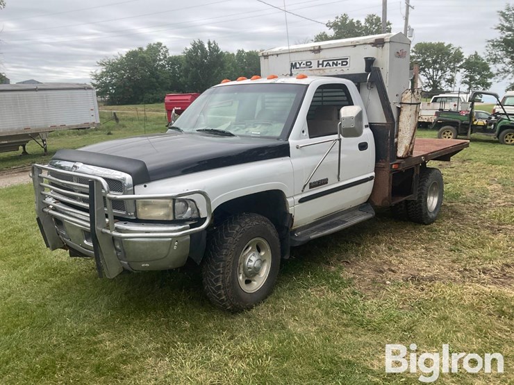 1999-dodge-3500-image-1