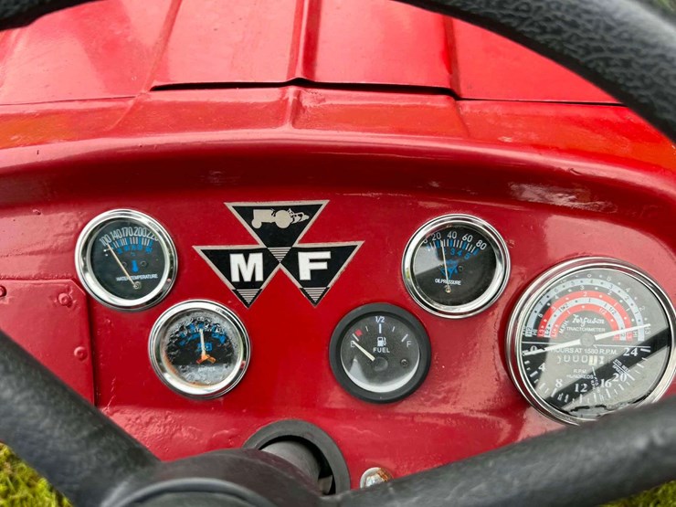 massey-ferguson-2135-image-17