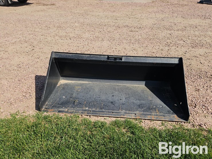 2025-72"-skid-steer-bucket-image-2