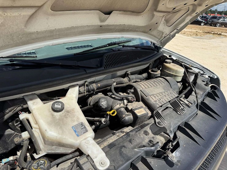 2013-chevrolet-express-g2500-image-22