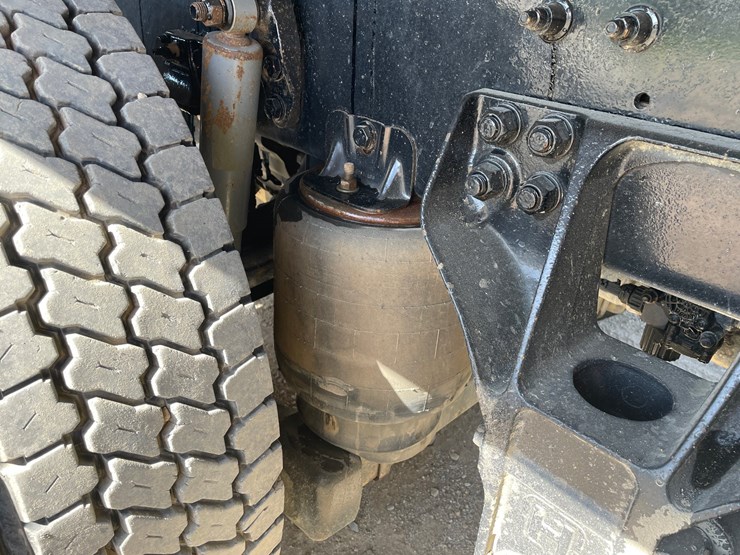 2019-kenworth-t880-image-29