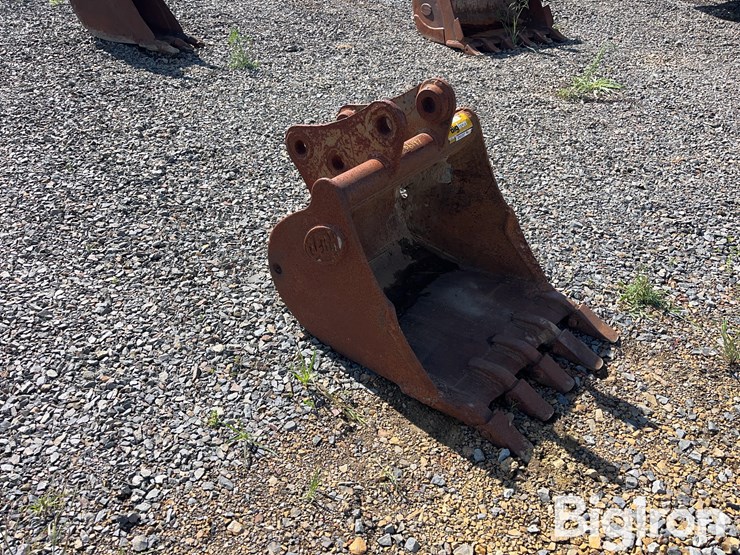 geith-23"-backhoe-bucket-image-3