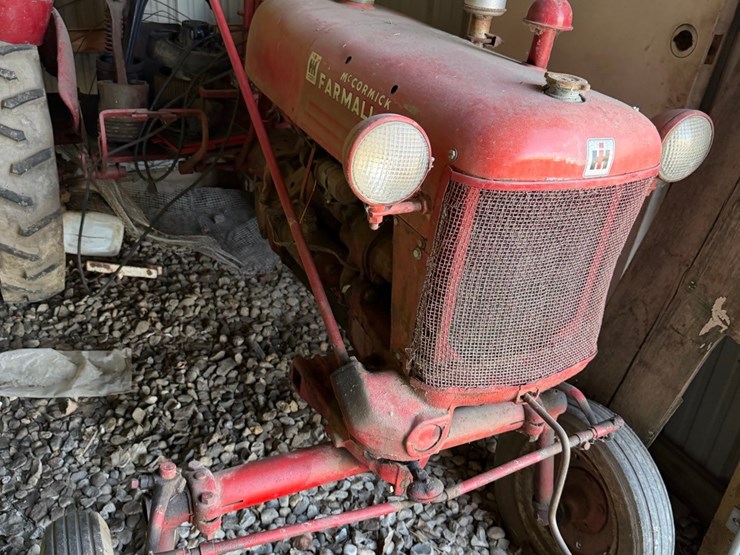 ihc-cub,-￼has-belly-mower-image-19