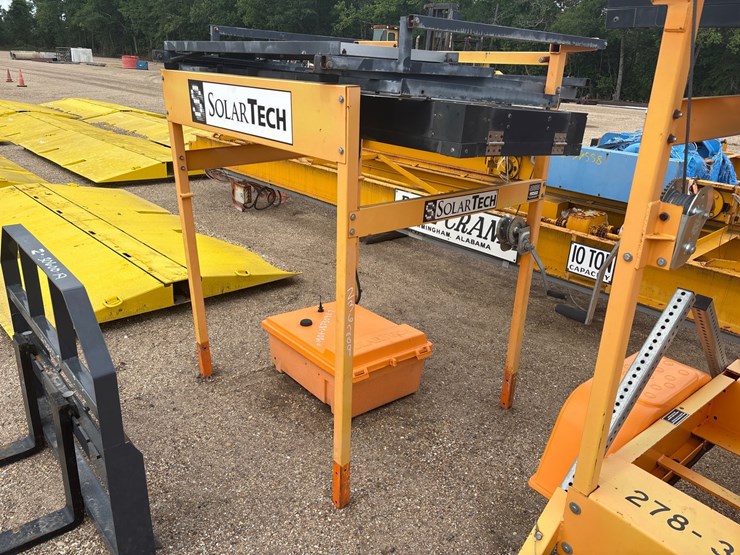 #3513-•-solar-tech-construction-sign-|-no-trailer-image-1