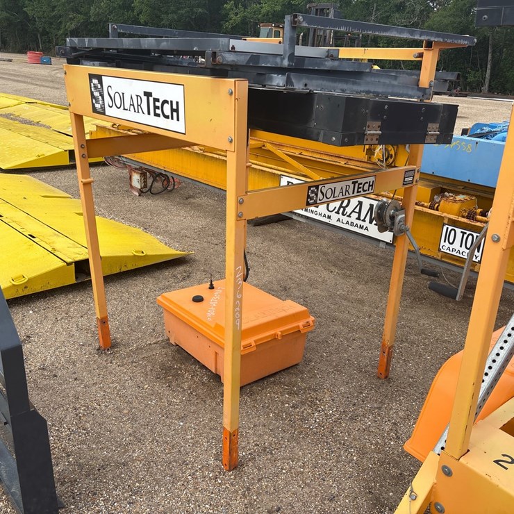 #3513 • SOLAR TECH CONSTRUCTION SIGN | NO TRAILER