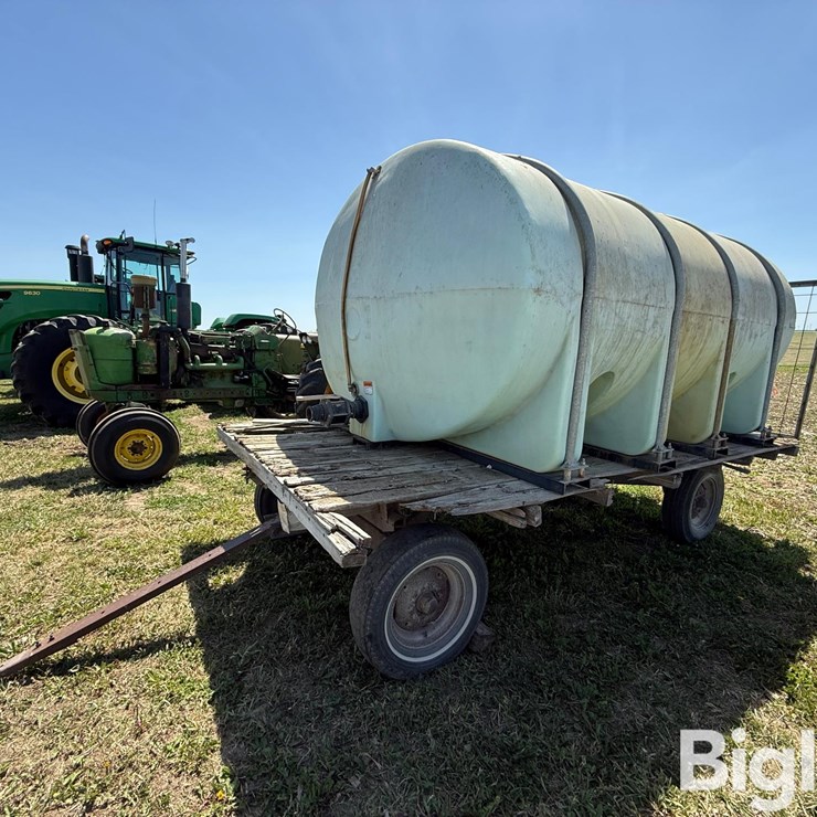 Nurse Trailer Hayrack w/ 2,550 Gal Poly Water Tank