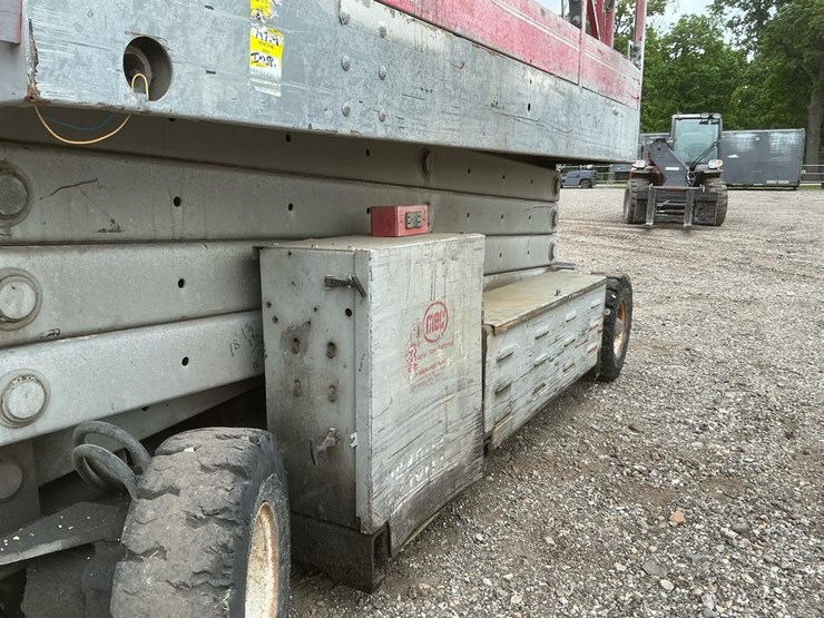 #1301-•-mec-254ht-scissor-lift-image-13