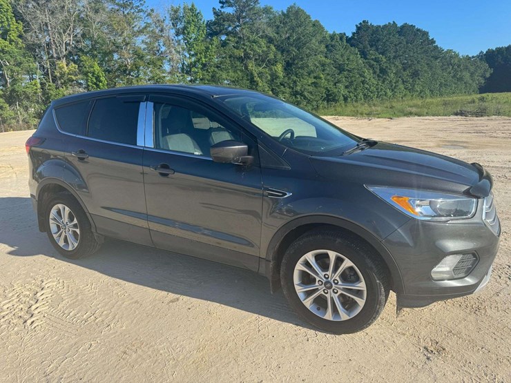 2019-ford-escape-image-2