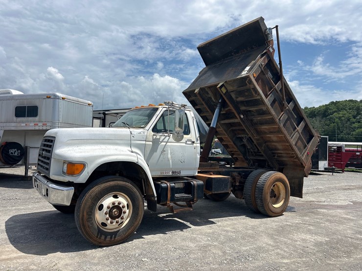 1999-ford-f800-image-1