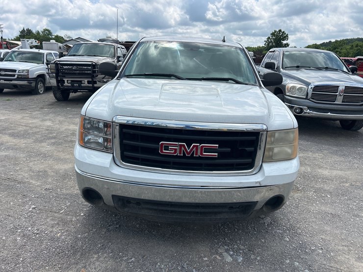 2008-gmc-sierra-1500-image-3