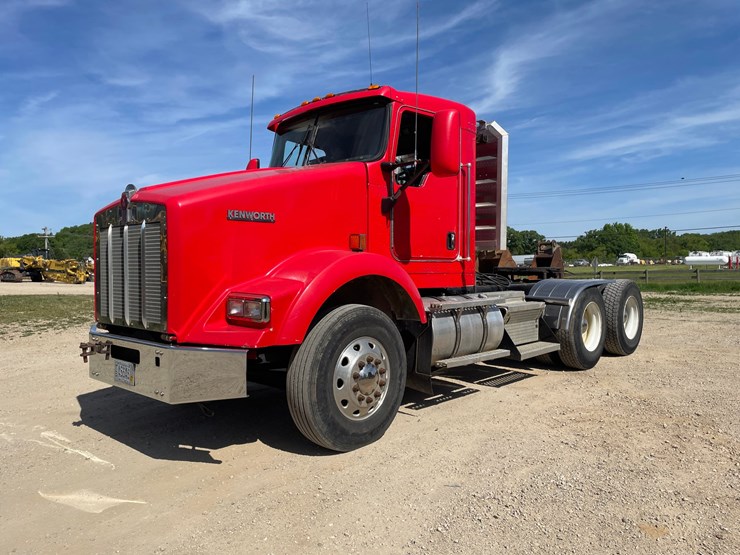 2003-kenworth-t800-image-1