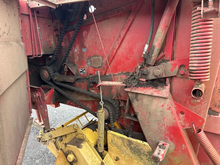 new-holland-654-image-10
