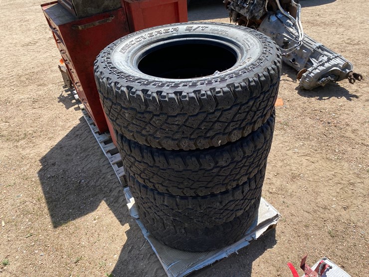 #7427-•-set-of-(4)-cooper-discover-st-tires-(antigo,-wi)-image-2