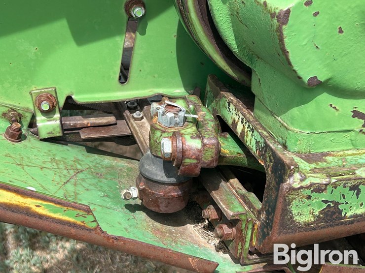 1982-john-deere-230-image-11