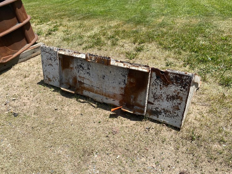 #7077-•-72"-skid-steer-bucket-(deerbrook,-wi)-image-7