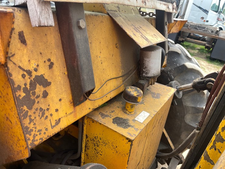 #302-•-liftmaster-rough-terrain-forklift-(boyceville-wi)-image-22