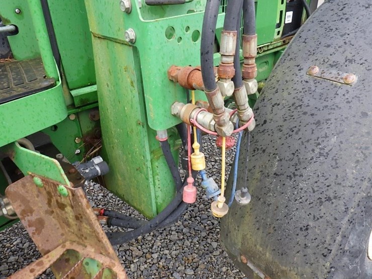 john-deere-210-image-19