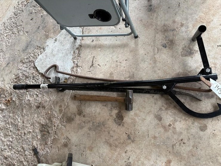 pry-bar,-log-hook,-hammer-etc-image-1