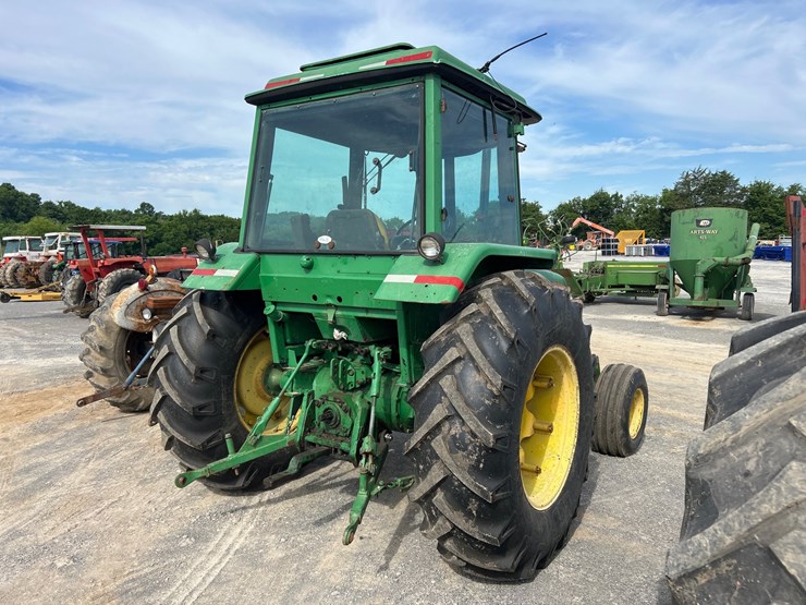 john-deere-2140-image-4