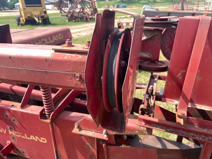new-holland-273-image-31