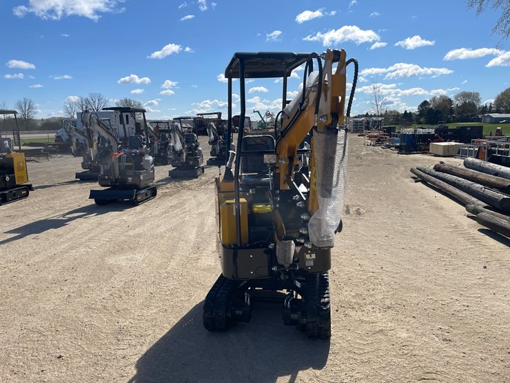 #1100-•-new-ats-rt15r-mini-excavator-image-2