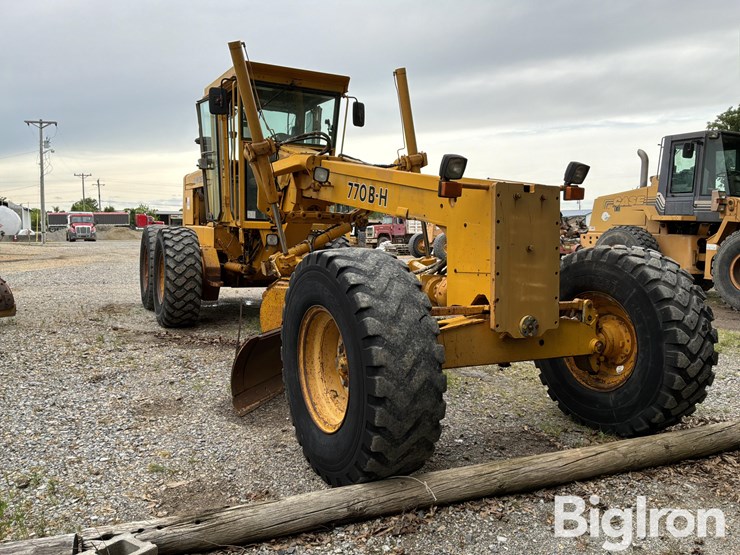 1992-deere-770bh-image-3