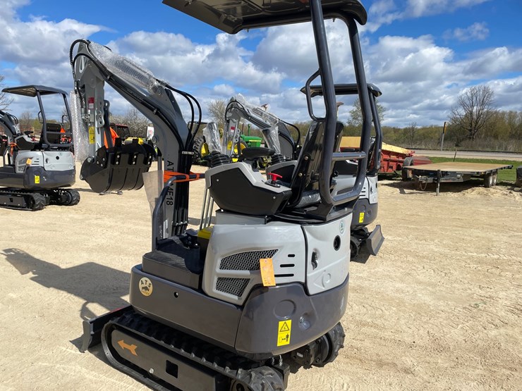 #1110-•-new-ats-me18-mini-excavator-image-6