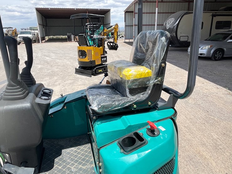 #2659-•-unused-cfg-mini-excavator-image-9
