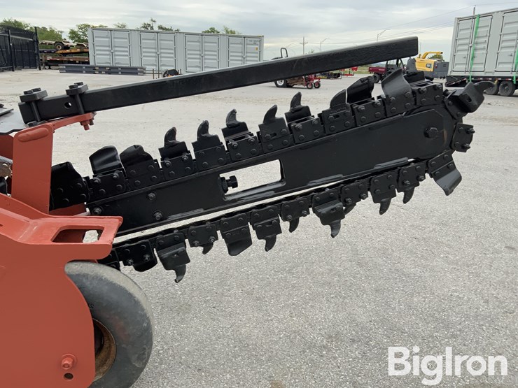 2013-ditch-witch-rt24-image-16