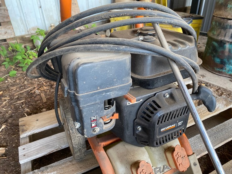 #7072-•-generac-3100-psi-gas-powered-pressure-washer-(deerbrook,-wi)-image-7