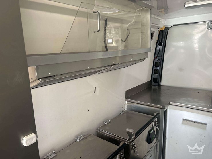2021-mercedes-benz-sprinter-4500-image-18